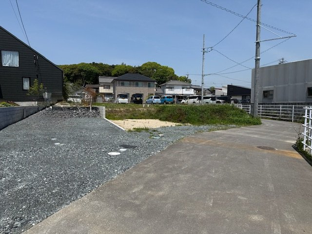 常滑市神明町2丁目　売地の前面道路含む現地写真|前面道路