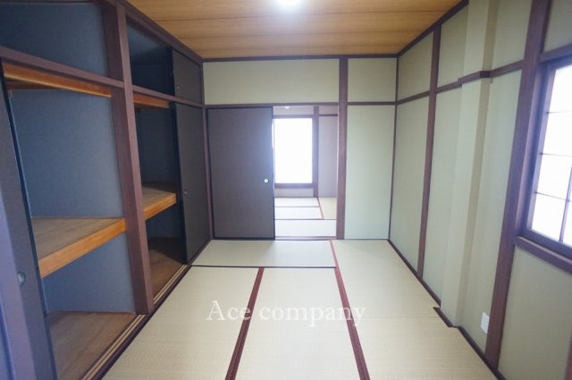 【寝室】 | 東大阪市玉串元町2丁目 | 【3階：中央和室6帖】畳表替え、襖・障子張替え済みです☆