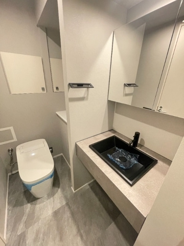 新品家具付きマンション月島12(KaGood東京)の独立洗面台