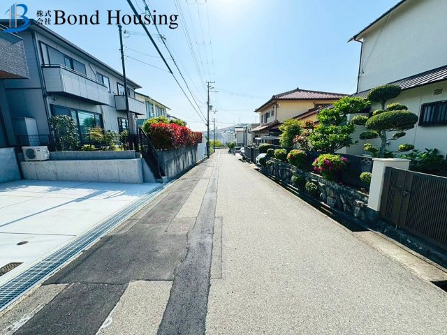 JR朝霧駅徒歩圏内　狩口台２丁目　新築限定1棟の前面道路含む現地写真