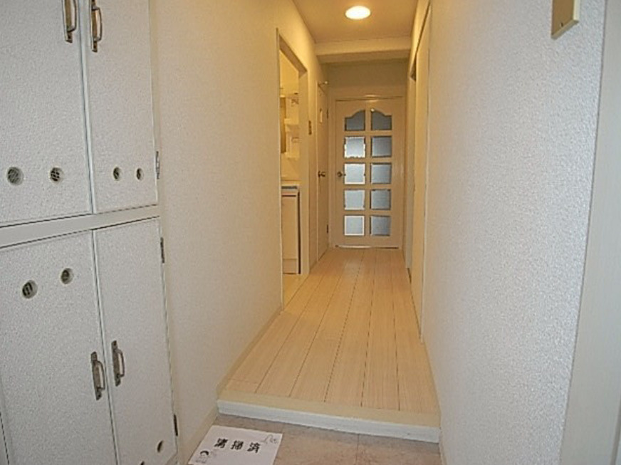 寝屋川市 RC造一棟マンション 利回り9.54％の玄関