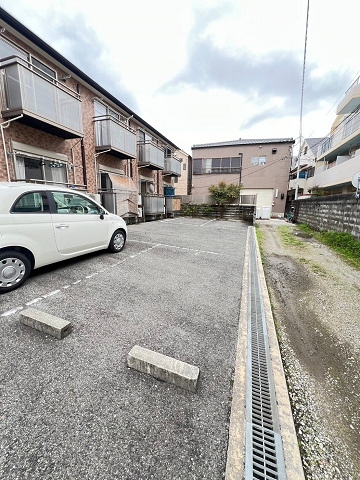 アシーナの駐車場