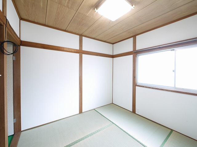 南京終町6丁目一戸建の和室|い草の香りが落ち着く素敵な和室です
