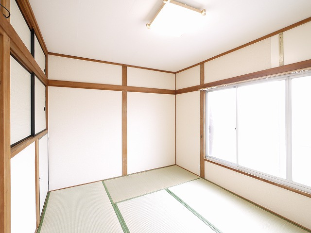 南京終町6丁目一戸建の和室|和室があると落ち着いた雰囲気になりますね
