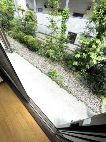 リヴェール大久保の庭