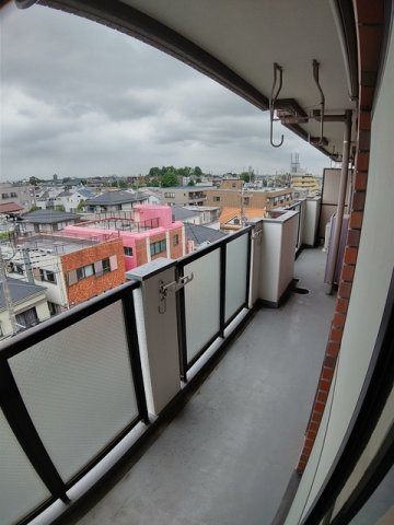 板橋区赤塚４丁目の賃貸マンションのバルコニー|同間取り別室の参考写真です