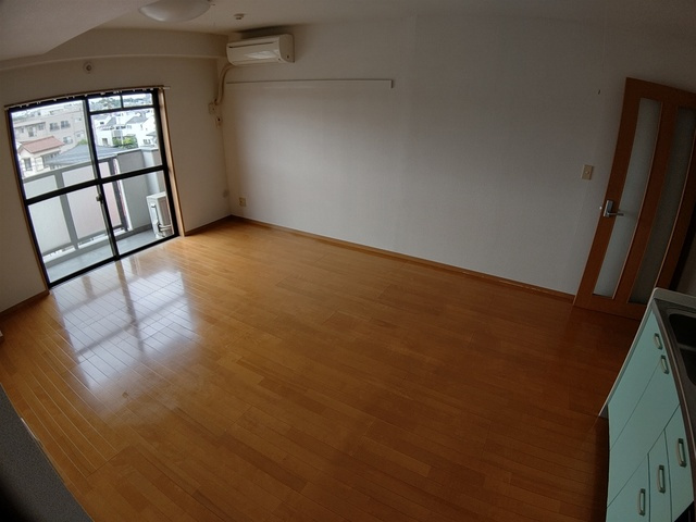 板橋区赤塚４丁目の賃貸マンションの居間・リビング