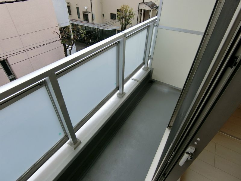 リブリ・ルアージュ学園東のバルコニー