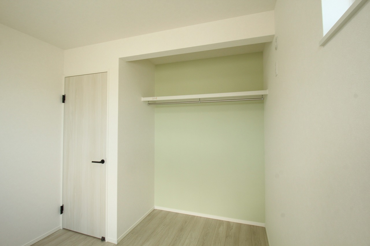 南国市大そね　1号棟　新築戸建　（全2区画）　の収納|2Ｆ　東の部屋　4.5帖