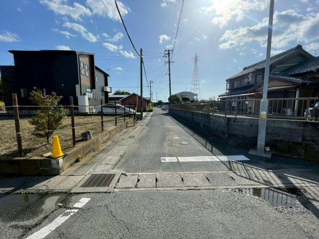 豊橋市前芝町西青140工場C棟の周辺