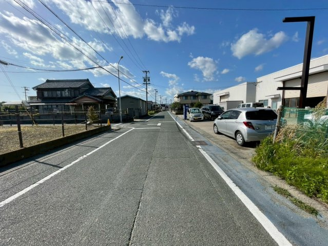 豊橋市前芝町西青140工場C棟の周辺