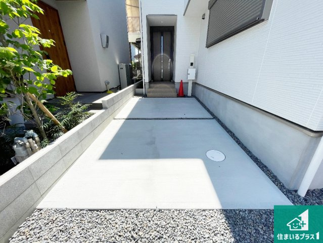 箕面市石丸　第2期　新築一戸建ての駐車場|駐車スペース！散水栓があるので、こまめに愛車を洗えます！