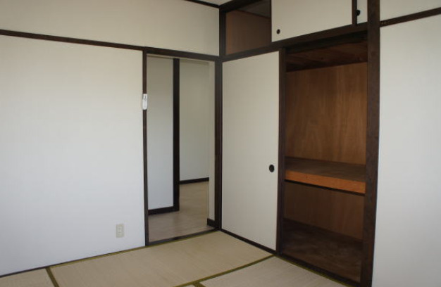 和歌山市 利回り13.36％ RC造一棟5階建アパートの和室