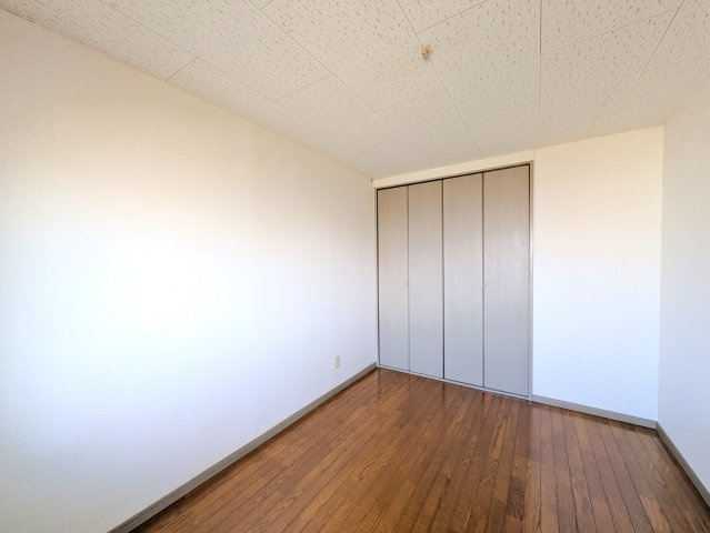 スターハイツの洋室