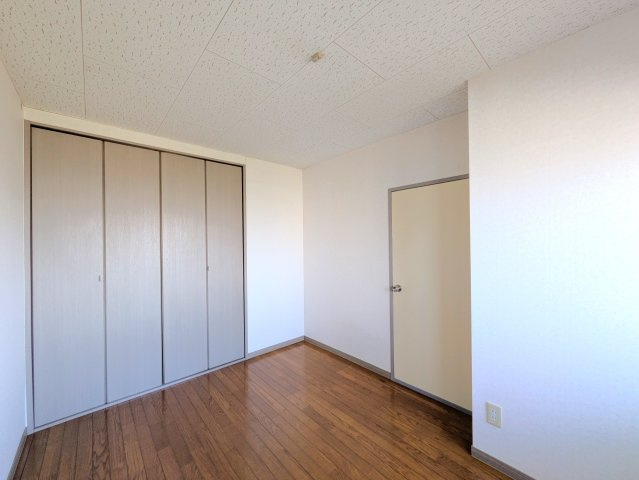 スターハイツの洋室