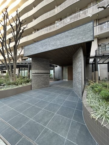 フロンティアタワー難波EAST(旧:グランソレイユ日本橋)のエントランス