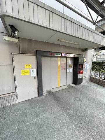 フロンティアタワー難波EAST(旧:グランソレイユ日本橋)の駐車場