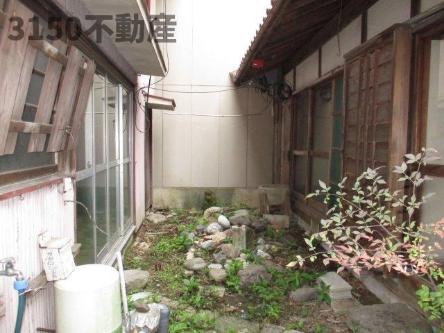吾妻町戸建の庭
