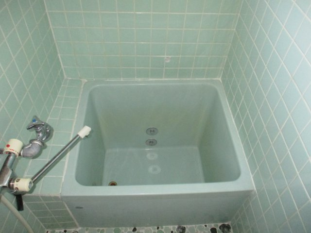 吾妻町戸建の浴室