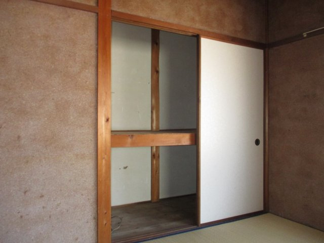 吾妻町戸建の収納