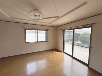 【居間・リビング】 | 阪本町　中古戸建