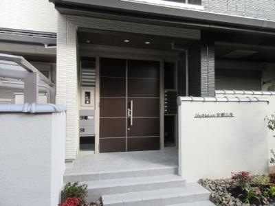 シャーメゾン京都三条のエントランス