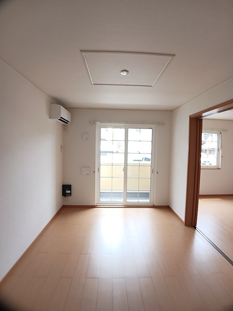サンライズ（渡町）の居間・リビング