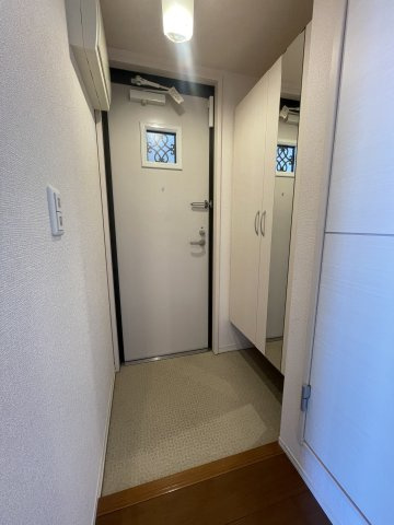 ライジングサン西宮　B棟の玄関