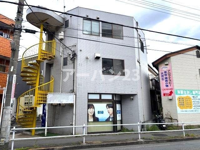 南街ビルの外観