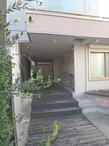 クレシェンド田端のエントランス