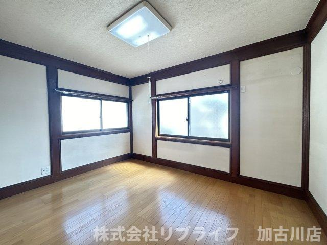 粟津戸建ての洋室