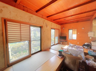 【居間・リビング】 | 大津市大物723-5　戸建て | リビング別角度
