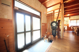 【玄関】 | 大津市大物723-5　戸建て | 玄関別角度