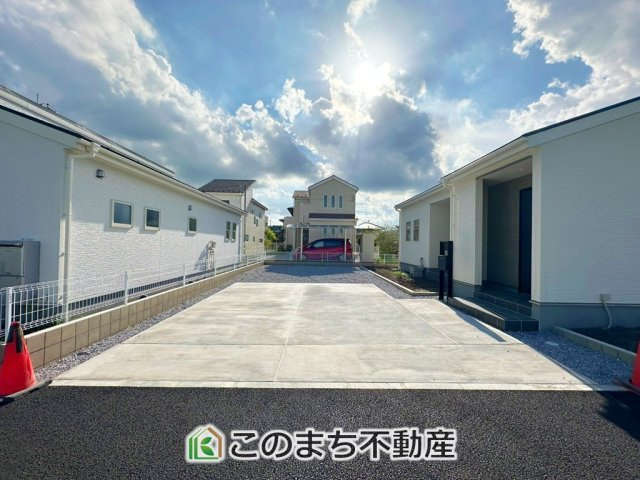 LiveleGarden.S宇都宮市中里町第5の駐車場|お車駐車スペース4台分ご用意しております♪
