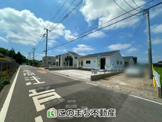 LiveleGarden.S宇都宮市中里町第5の前面道路含む現地写真|前面道路は広々としてます！運転が苦手な方でもお車の出し入れ簡単で安心です☆
