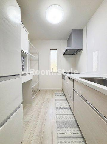板橋区幸町戸建てのキッチン|※画像はCGによるイメージ図になります。
お問合せはお電話でもお受付しております。
03-6450-5211