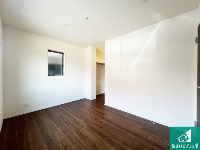 明石市大久保町西脇　第5期　新築一戸建ての洋室|シンプルな洋室は、自分好みのインテリアが楽しめます♪ご家族とインテリアや家具を選びに行くのは新築購入時の醍醐味の一つです。ぜひお楽しみください♪
