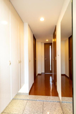 【玄関】 | 品川戸越パーク・ホームズ | ※写真は同タイプ住戸です。 