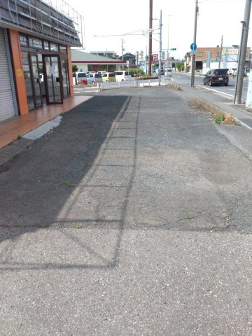 古河市雷電町栗原店舗の駐車場