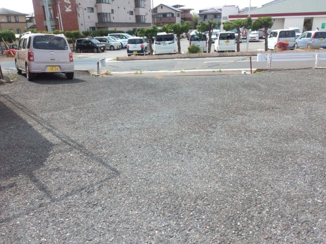 古河市雷電町栗原店舗の駐車場