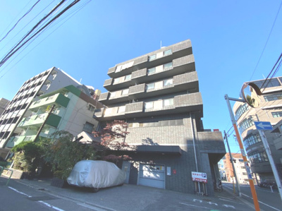 【エントランス】 | クレストカーサIDA | 建物の内部です