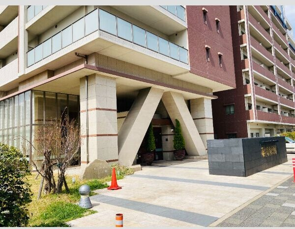 ロイヤルパークス千種の外観
