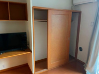 明るい色調の室内です