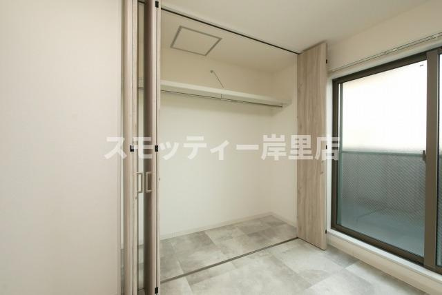 エルサ住之江の収納|こまごまとしたものを収納できそうですね