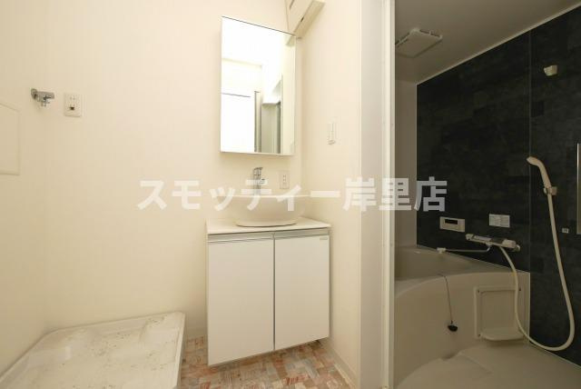 エルサ住之江の独立洗面台|独立洗面台、朝の身支度には欠かせません
