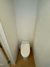 ゆったりとした空間のトイレです