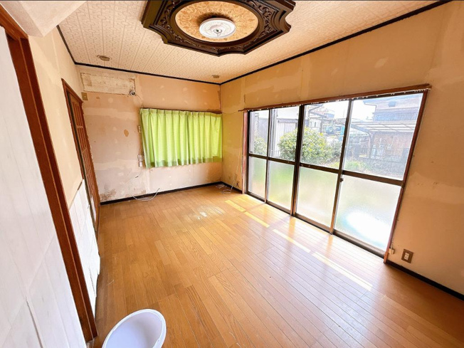 【居間・リビング】 | 阿見町大字若栗　中古戸建