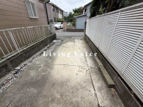 【仲介手数料０円】相模原市南区上鶴間本町8丁目　中古一戸建ての駐車場|相模原市南区上鶴間本町8丁目　中古一戸建て