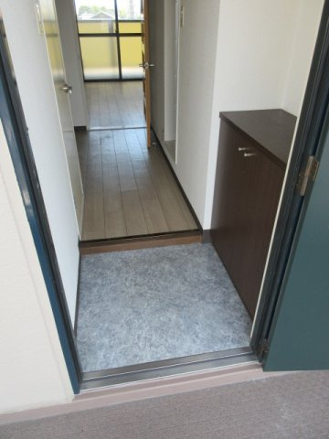 ハイツクレールの玄関