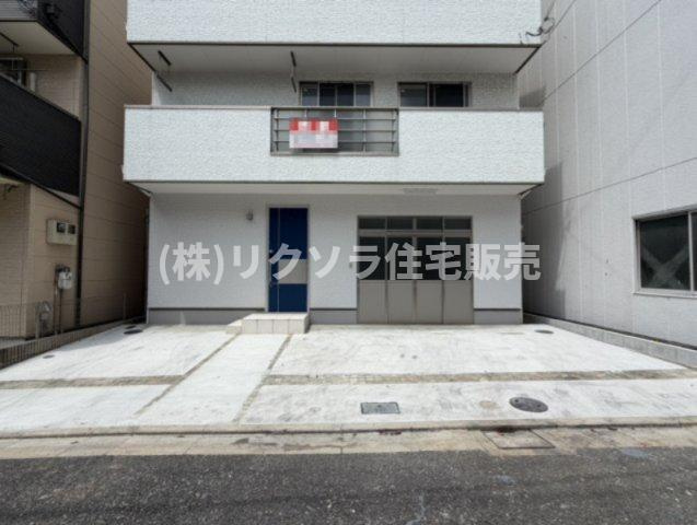 四宮3丁目　中古一戸建ての駐車場|4台駐車可能
■物件内覧・資金計画相談・住宅ローン相談、リフォーム相談、お問合せ受付中■
※当日・翌日のご内覧、ご相談はお電話でのお問合せがスムーズです！